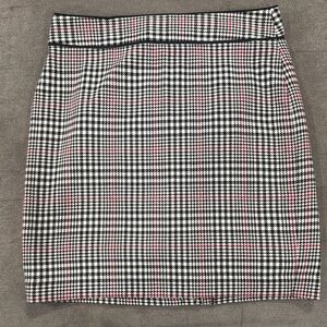 Banana Republic Black and White Houndstooth Pencil Skirt